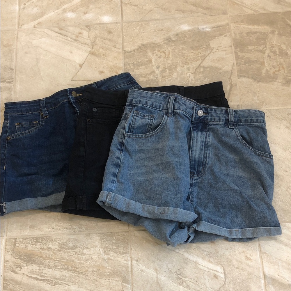SHEIN Bundle of 2 pairs Women’s Size Large Denim jean shorts